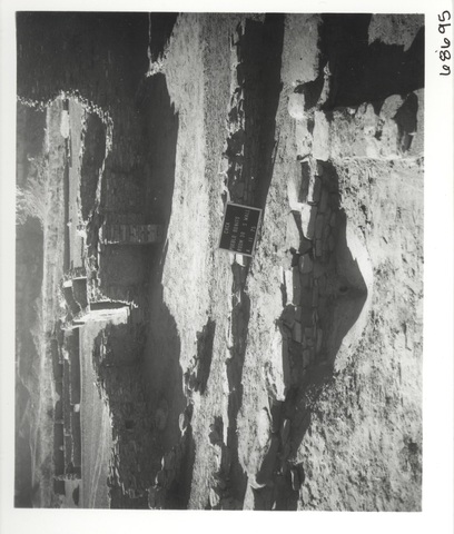 068695